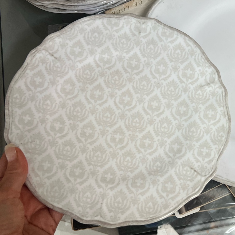 ISO - Le Cadeaux Melamine 9" Salad Plates
